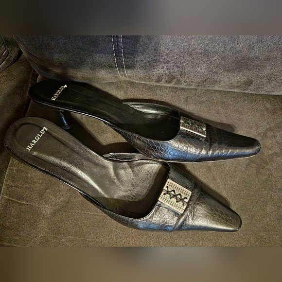 HAROLDS black leather kitten heel Mules sz9.5 - Picture 9 of 10